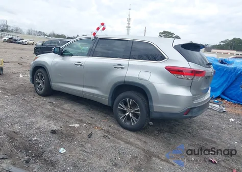 2018 Toyota Highlander Le z USA, uszkodzony, nr VIN 5TDZZRFHXJS240265